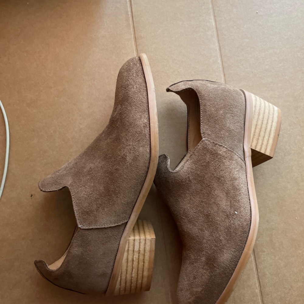 Shoes - Picture 2 of 2